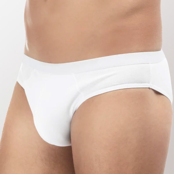 Male bikini wax Bangkok men's intimate hair removal professional waxing Cirepil Treasure Spa male grooming