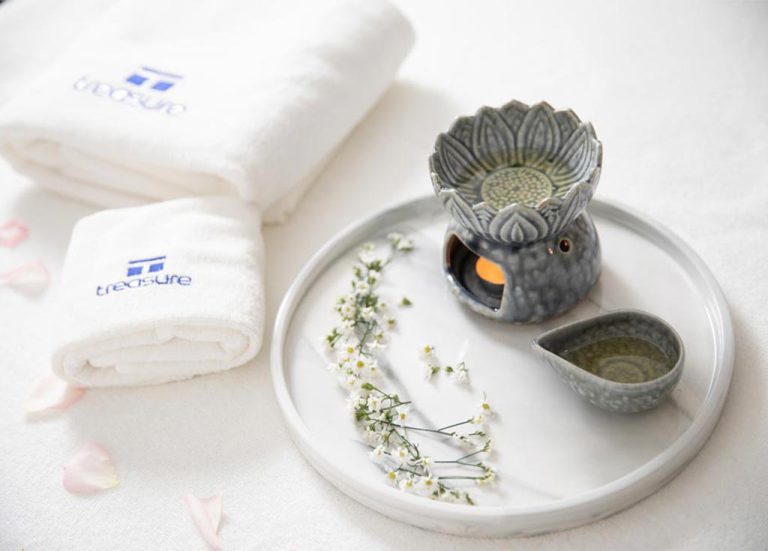 Photo Of Warm Aromatherapy Oil Burner With White Towels And Tray Treasure Spa Siam SQ1 Bangkok