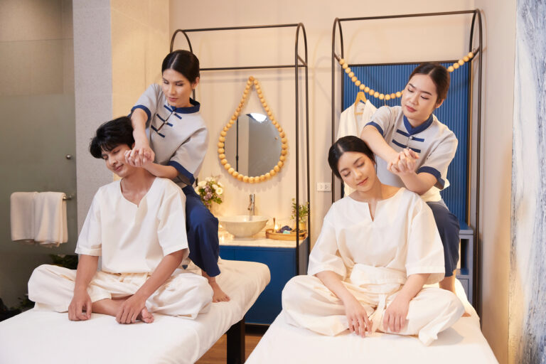 Couples Thai massage therapy session at Treasure Spa Bangkok Siam Square